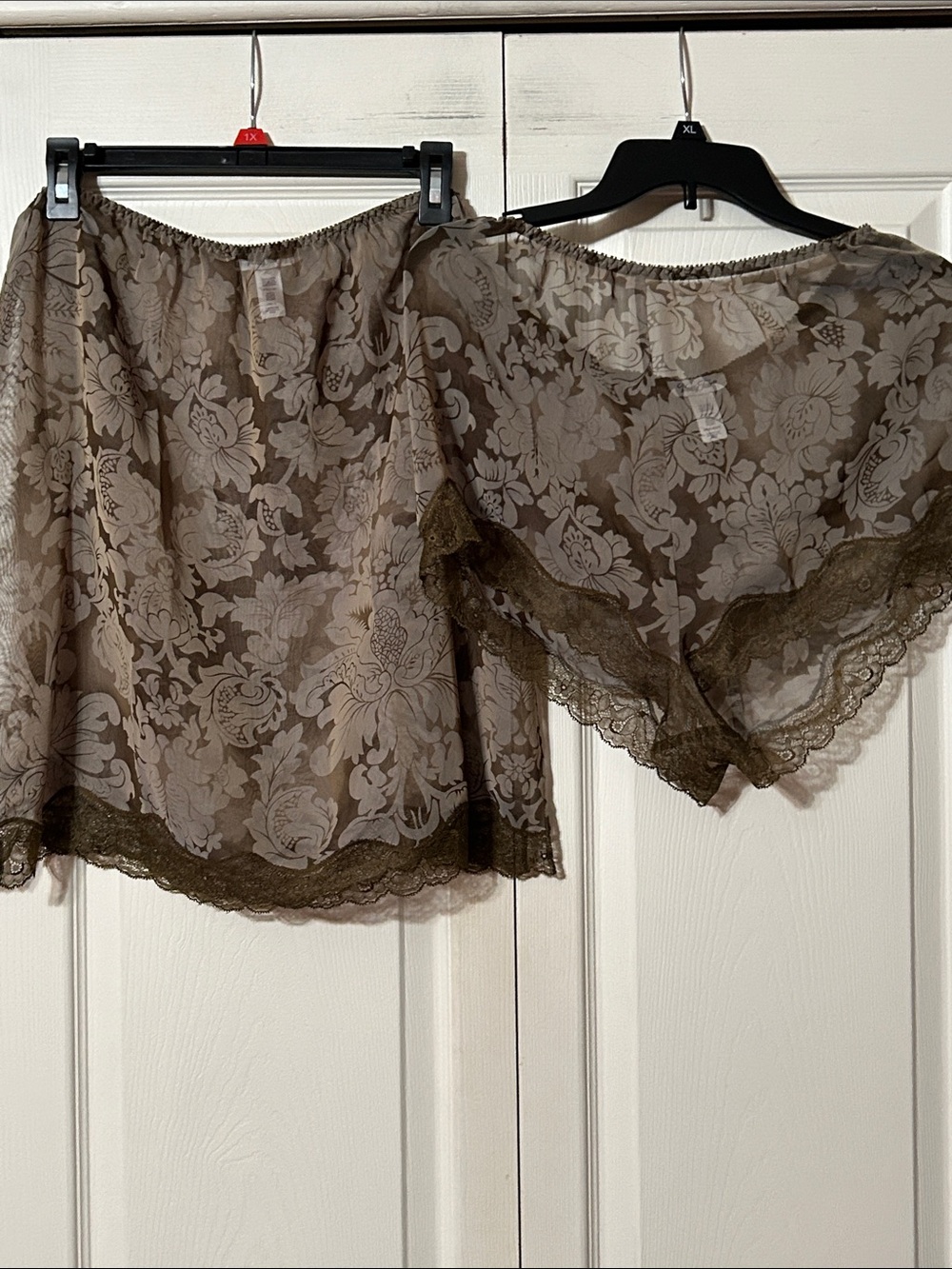 Vanity Fair sz M Women's Olive Floral Lace Tap Shorts & Matching Large Slip